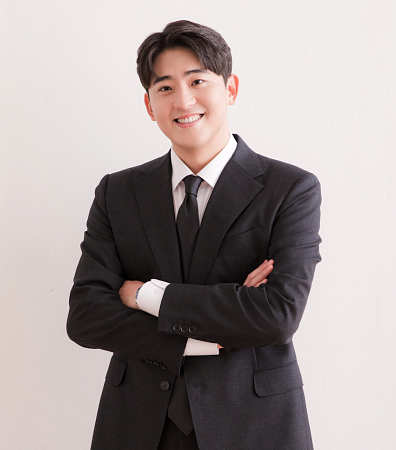 portrait of Kevin Song