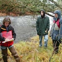 ELP 2007-2008 students on riverbank making notes